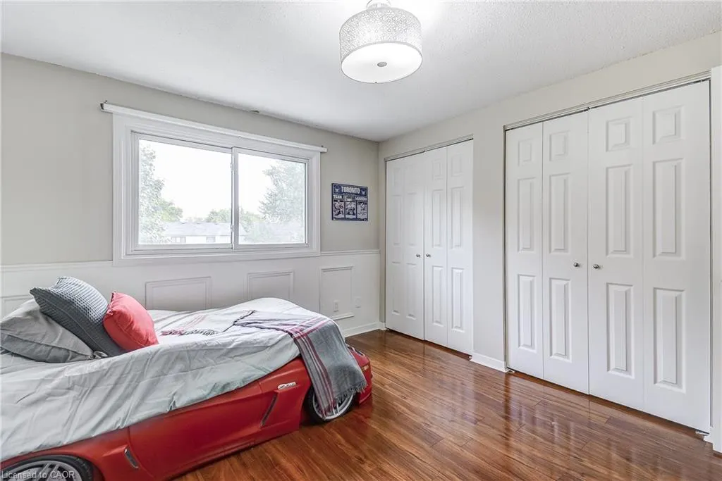 2212 Melissa Crescent