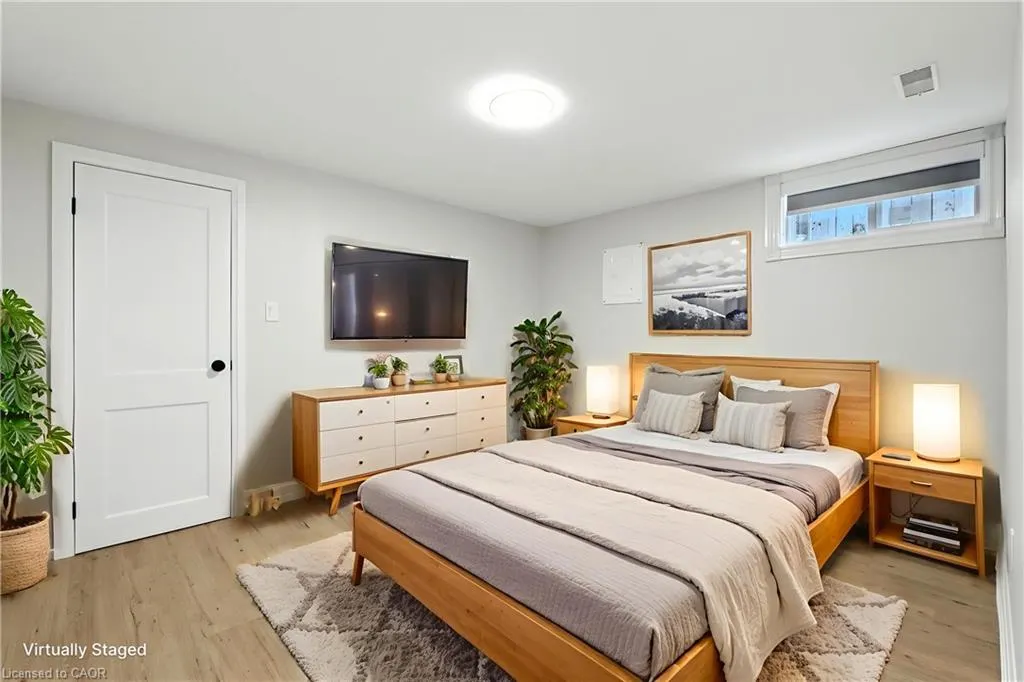 929 Upper Ottawa Street
