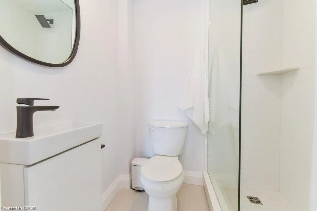132 Ahrens Street W, #4