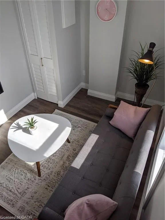 132 Ahrens Street W, #4