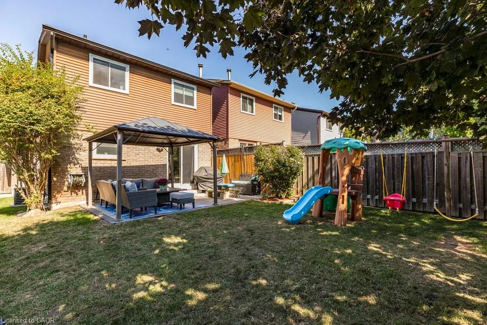 2228 Middlesmoor Crescent