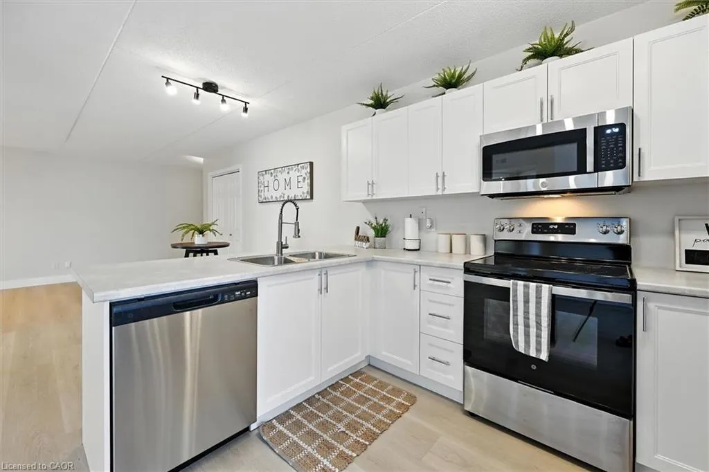 1421 Walkers Line, #102