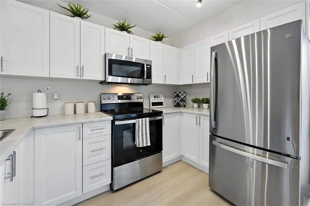 1421 Walkers Line, #102