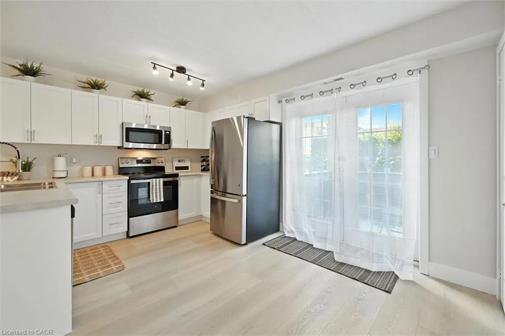 1421 Walkers Line, #102