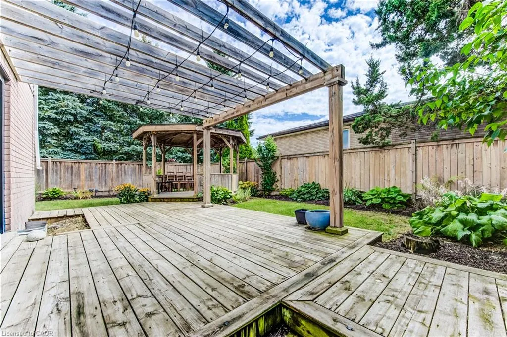 3 Westview Crescent, #UPPER
