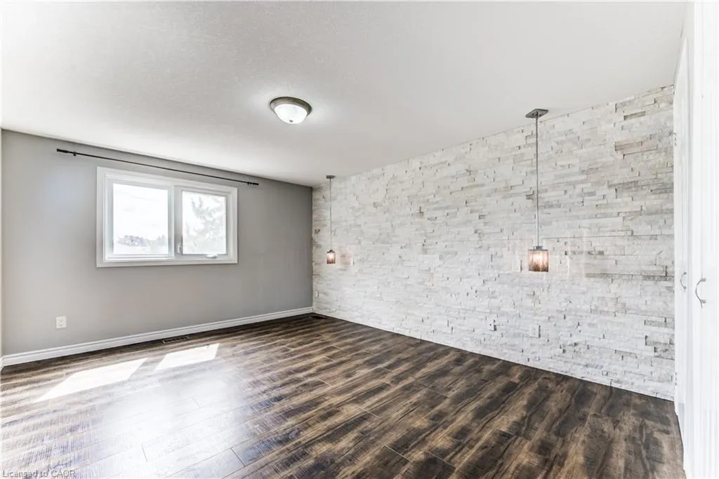 3 Westview Crescent, #UPPER