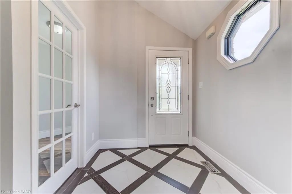 3 Westview Crescent, #UPPER