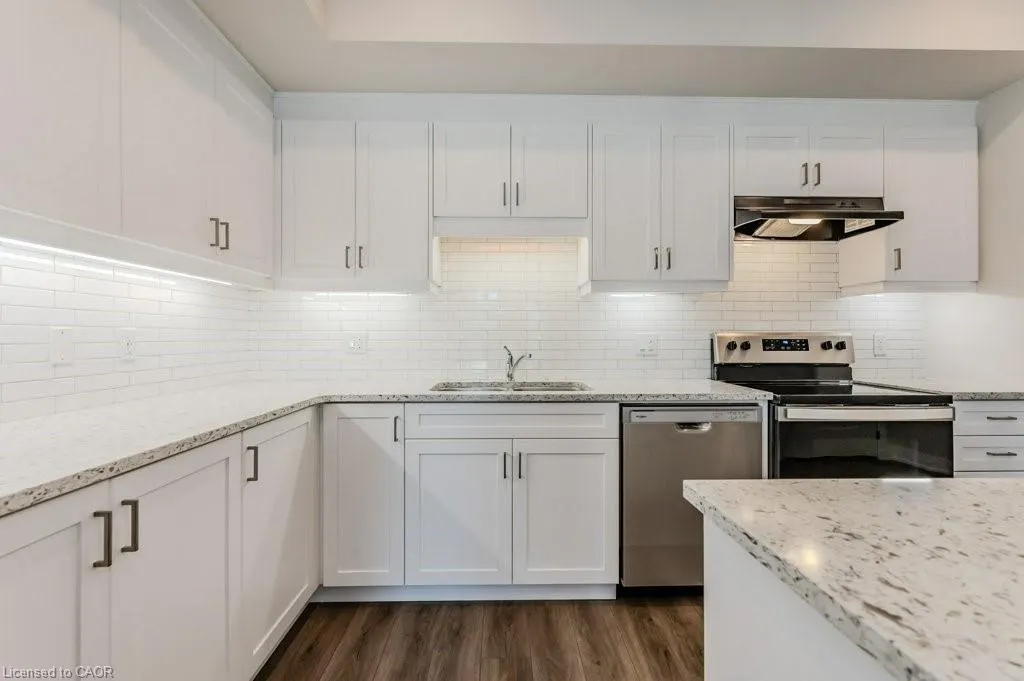 261 Woodbine Avenue, #24