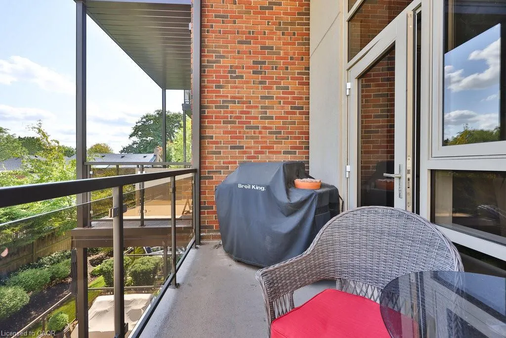 397 King Street W, #204