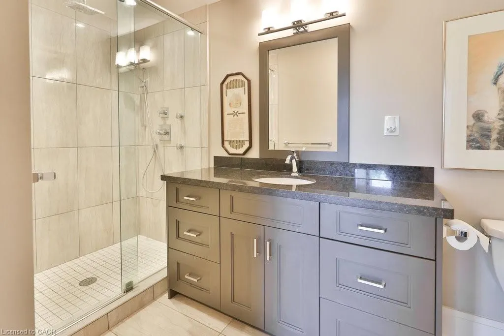 397 King Street W, #204