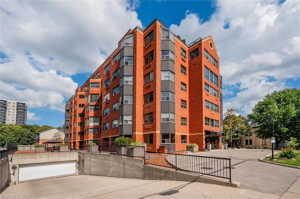 20 Ellen Street E, #610
