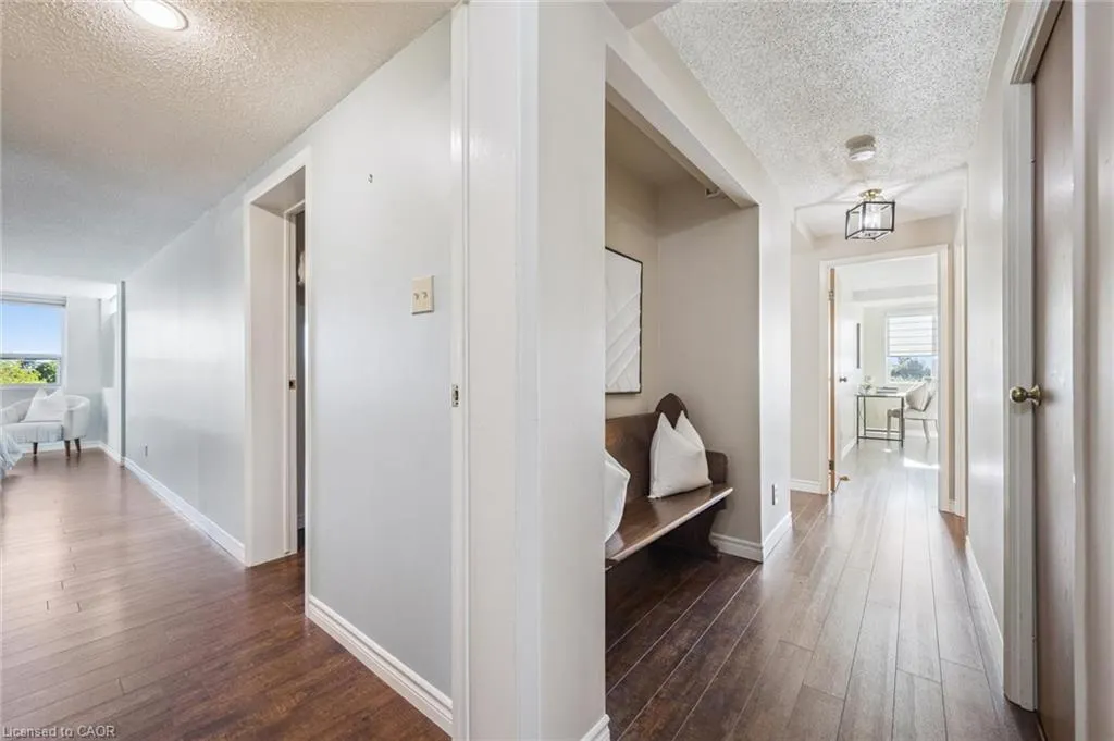20 Ellen Street E, #610