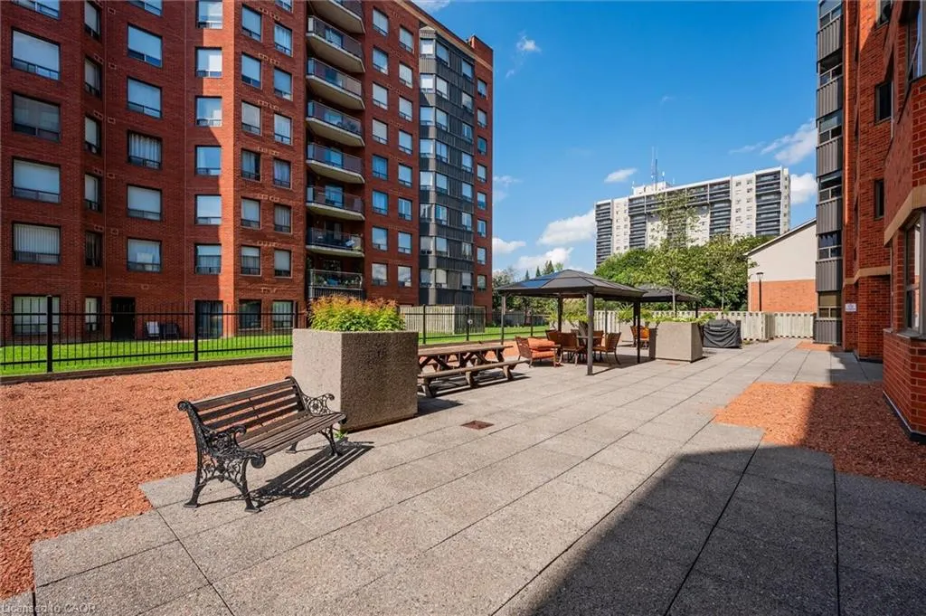 20 Ellen Street E, #610