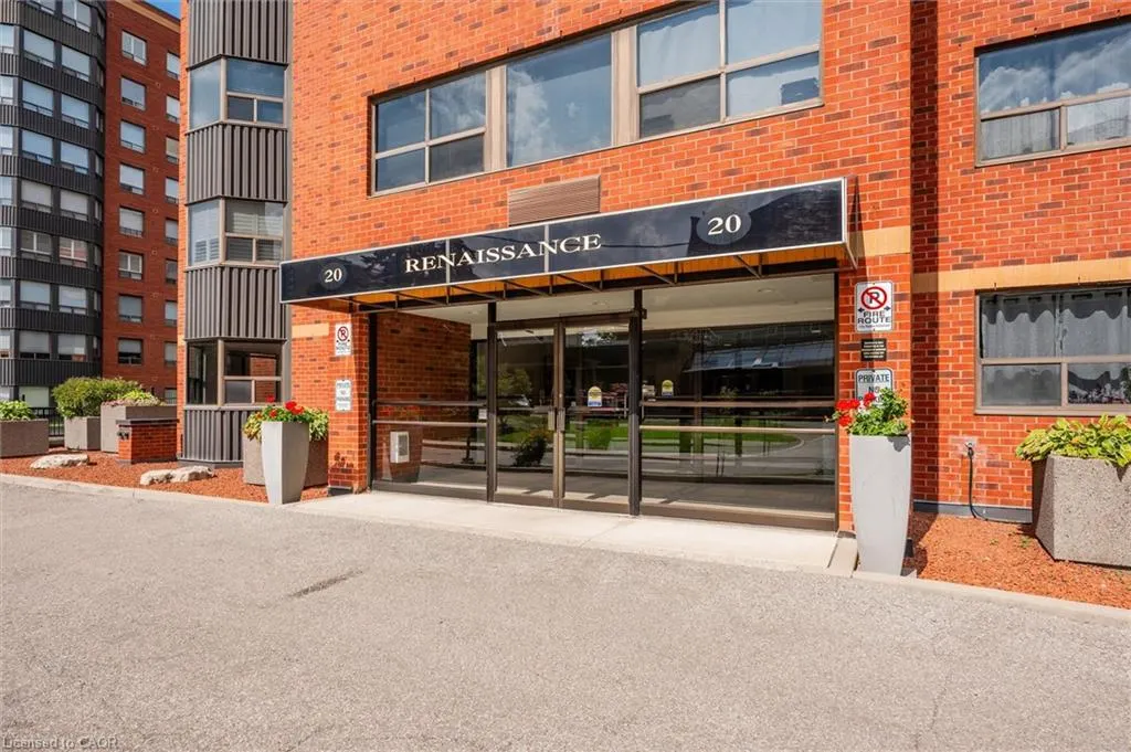 20 Ellen Street E, #610