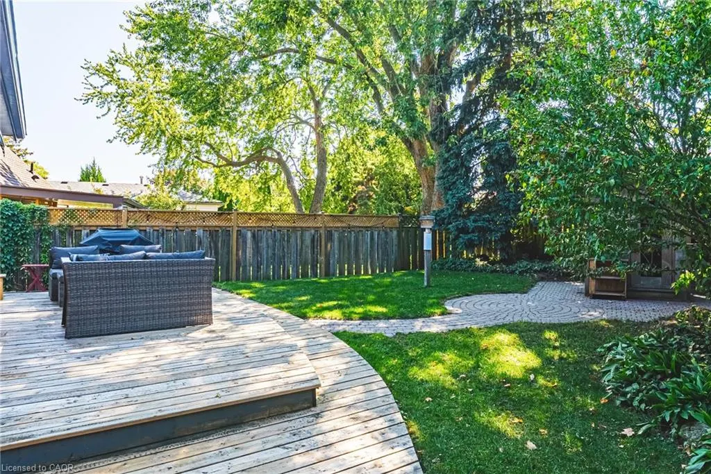 1394 Ian Road