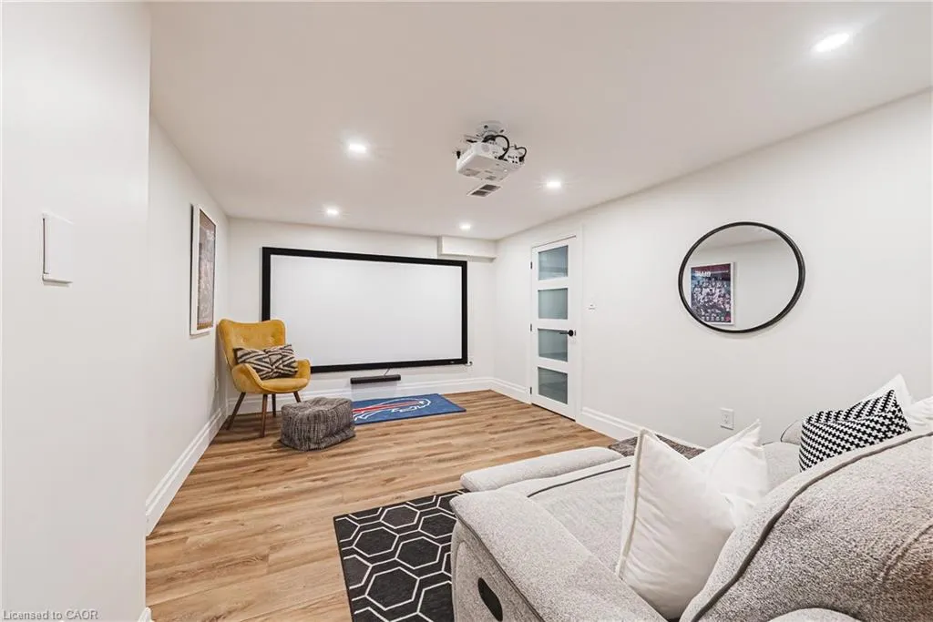 1394 Ian Road