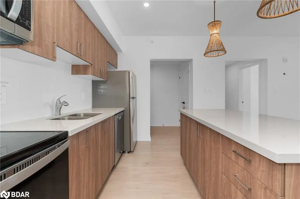 15 Kneeshaw Drive Drive, #607