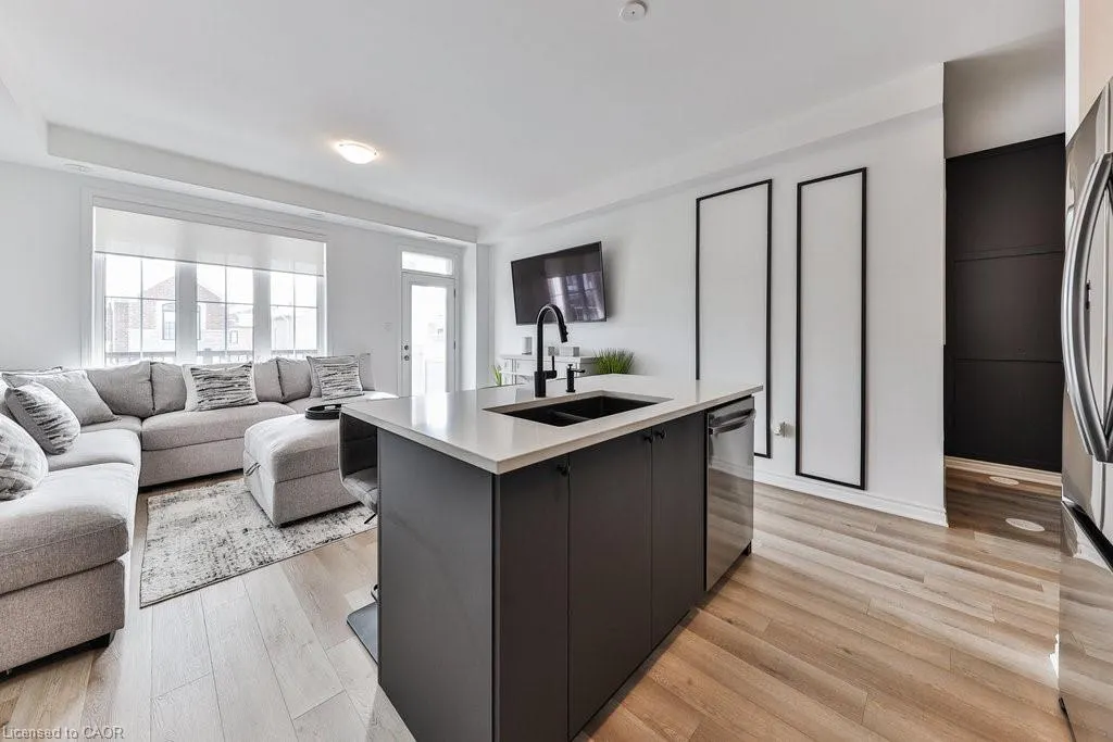 1841 Thames Circle