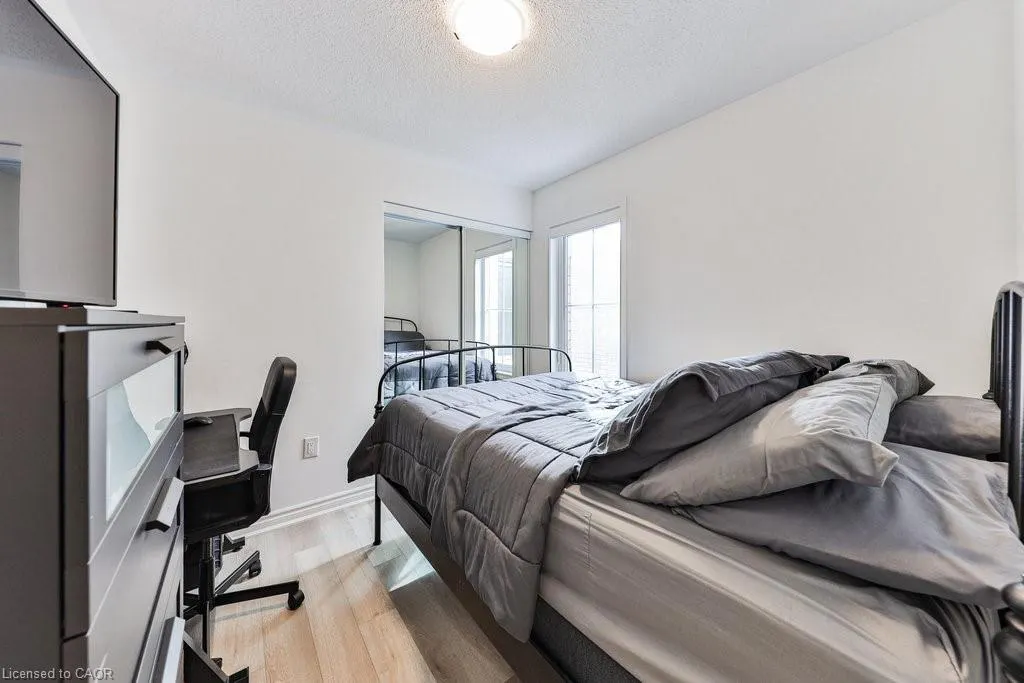 1841 Thames Circle