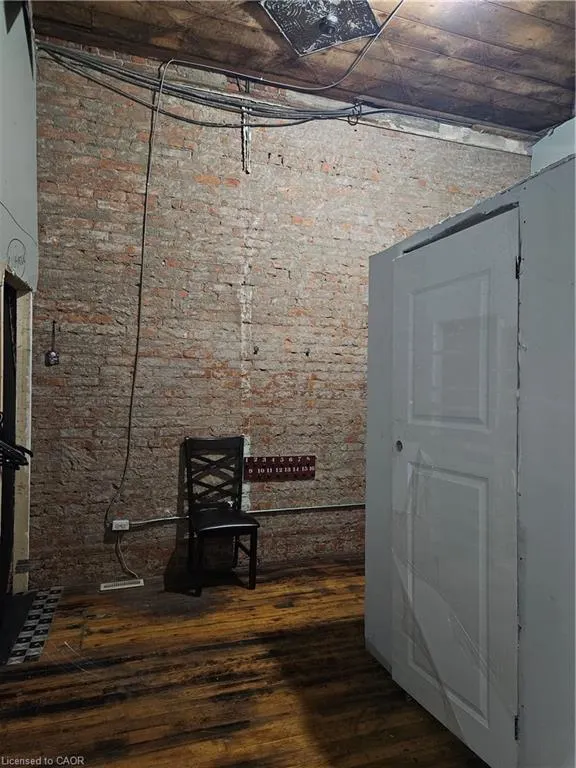 1111 Main St E
