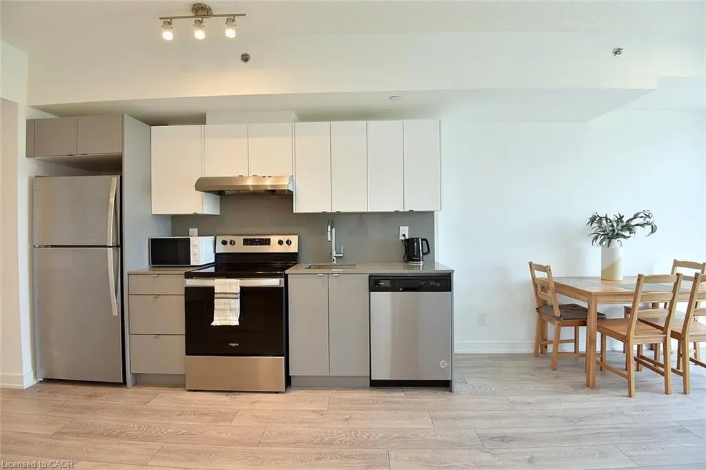 3200 Dakota Common, #B1006
