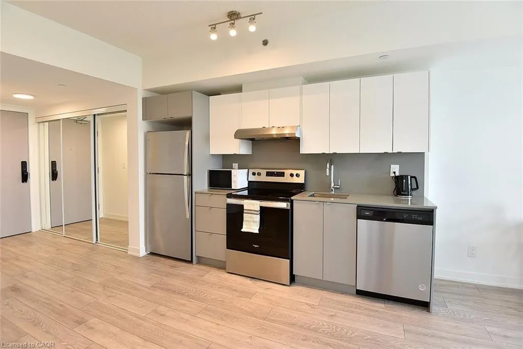 3200 Dakota Common, #B1006