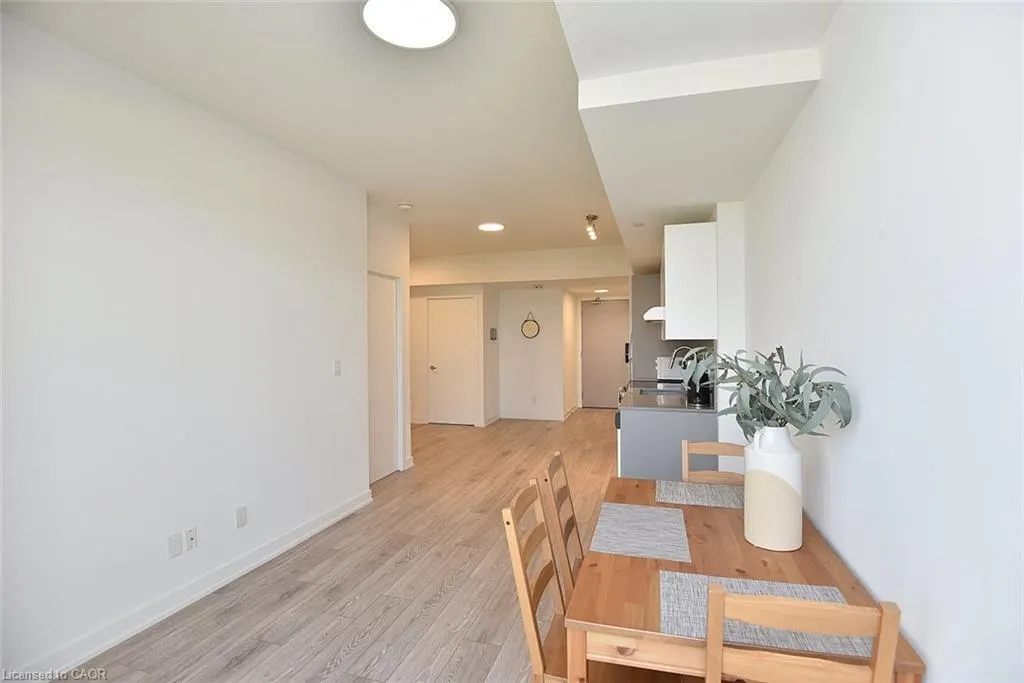 3200 Dakota Common, #B1006