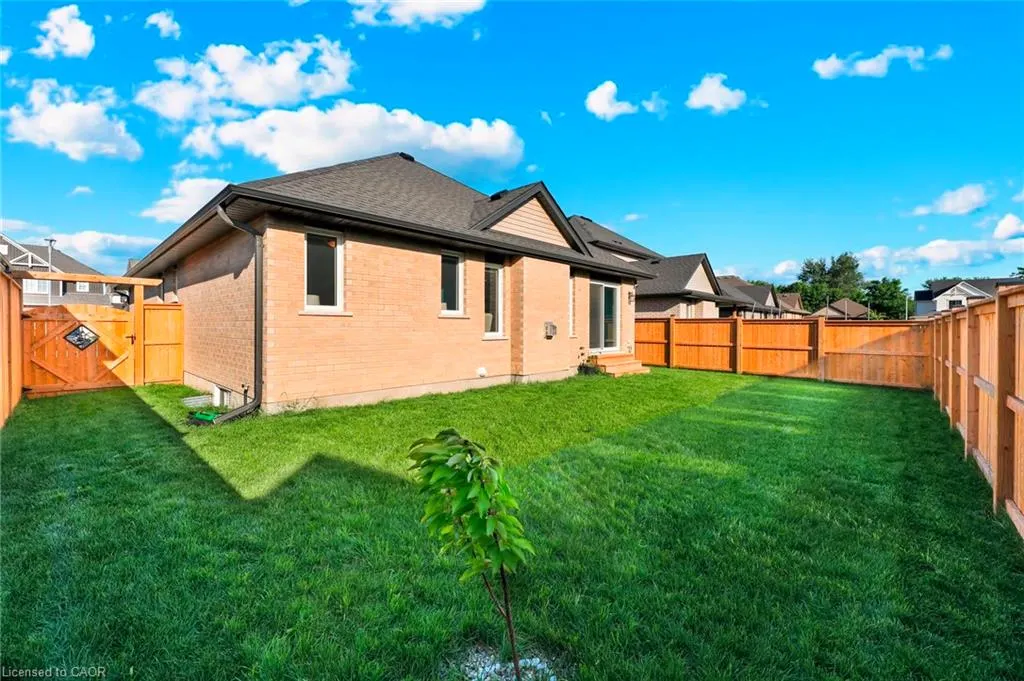 7 Curren Crescent