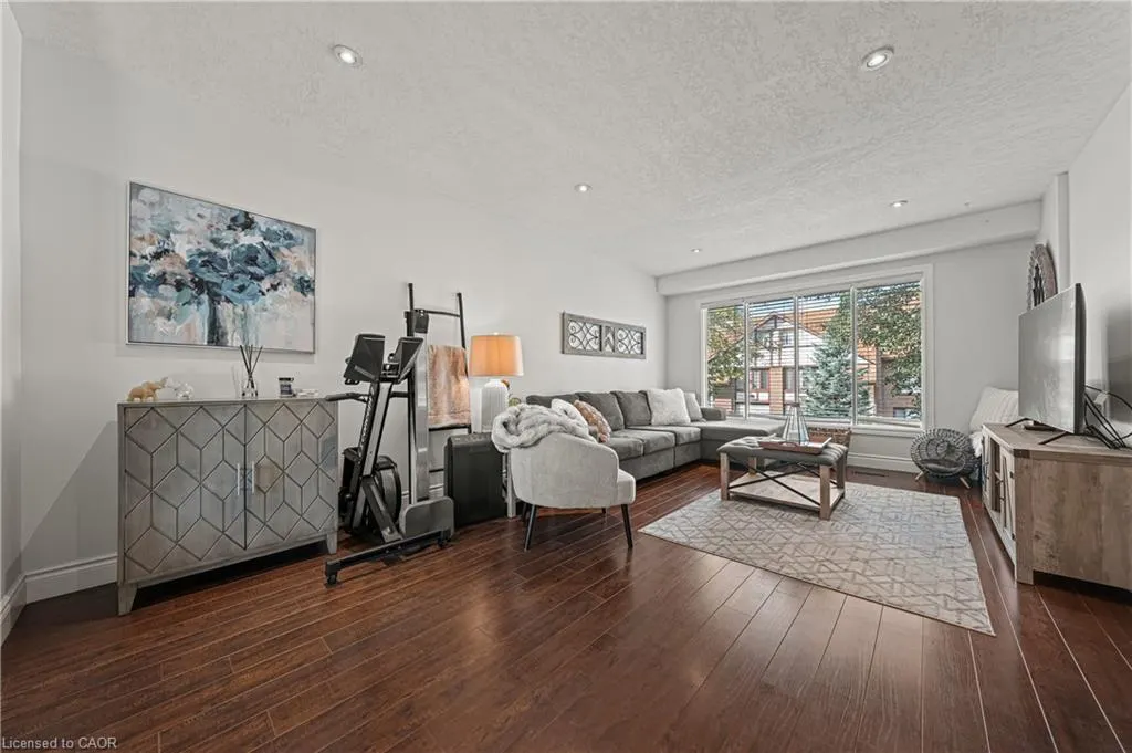49 Cedarwoods Crescent, #28