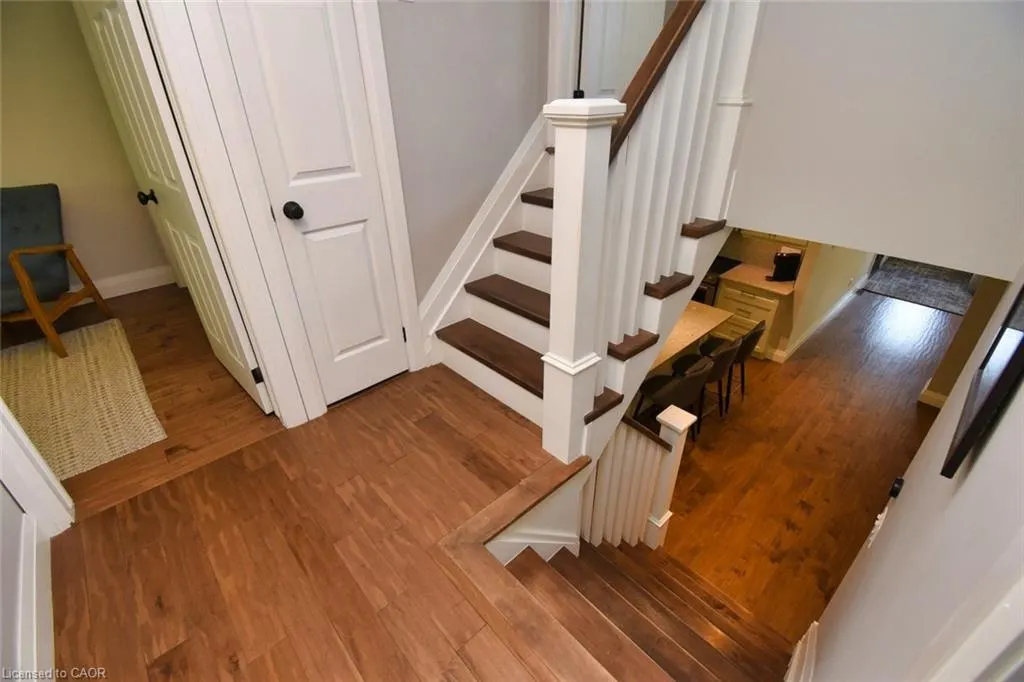3224 Twin Oaks Crescent