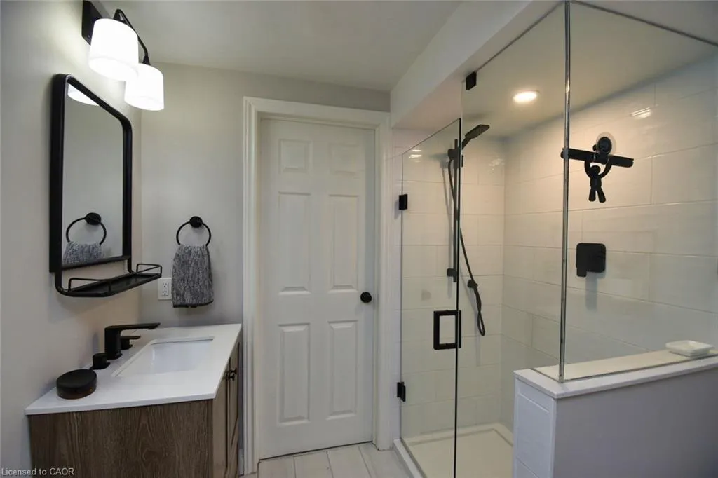 3224 Twin Oaks Crescent