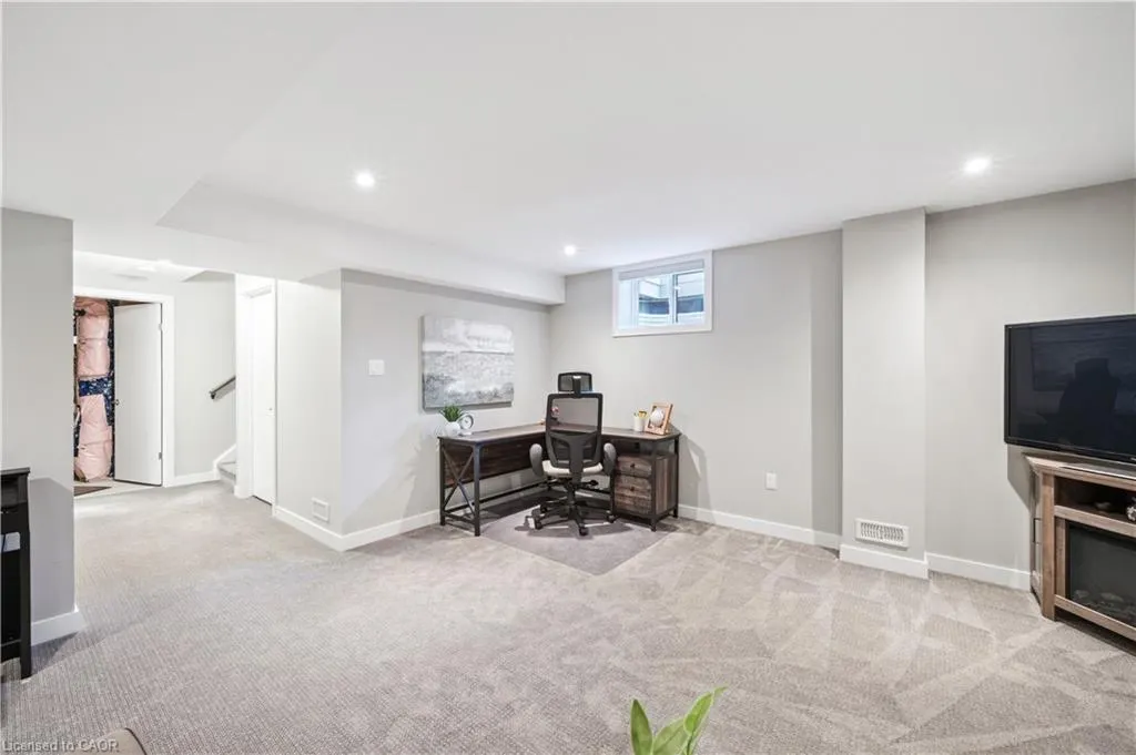 884 Robert Ferrie Drive