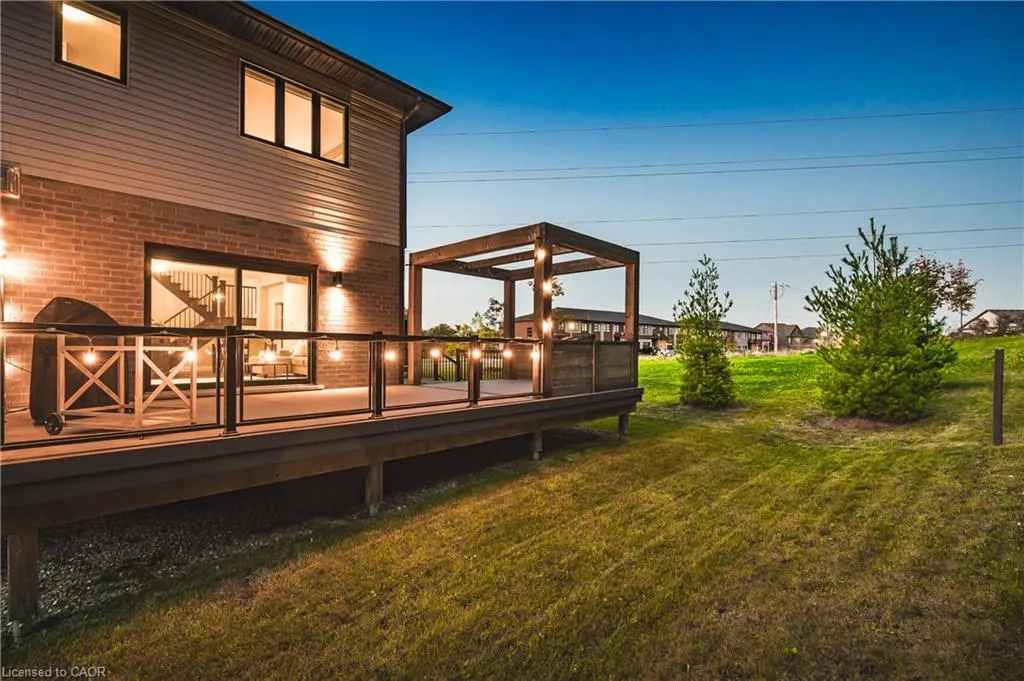 884 Robert Ferrie Drive