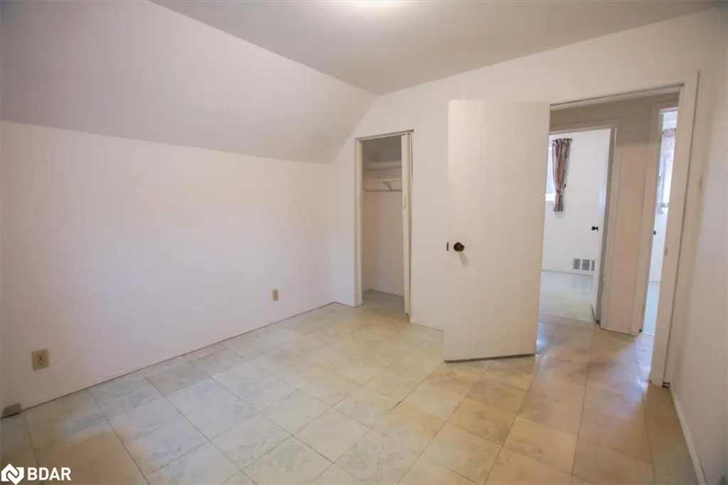 266 Sixth Avenue W