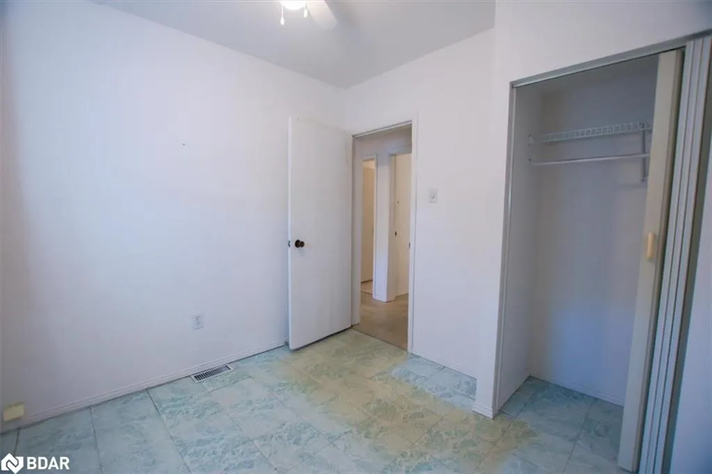266 Sixth Avenue W