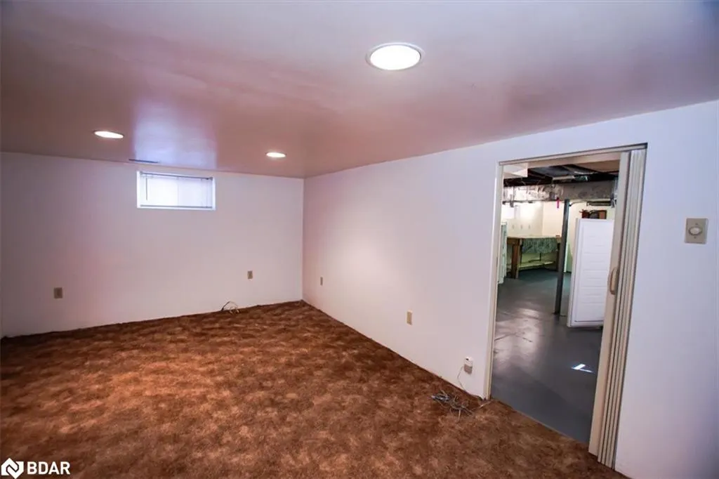 266 Sixth Avenue W