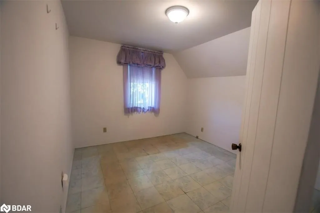 266 Sixth Avenue W