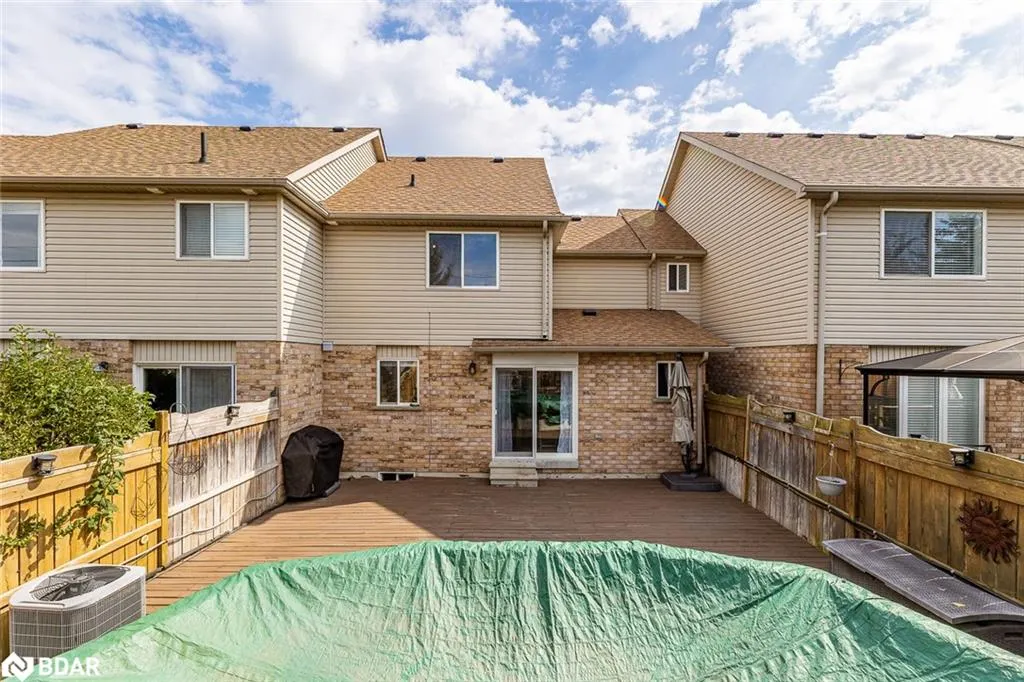 89 Bentley Crescent