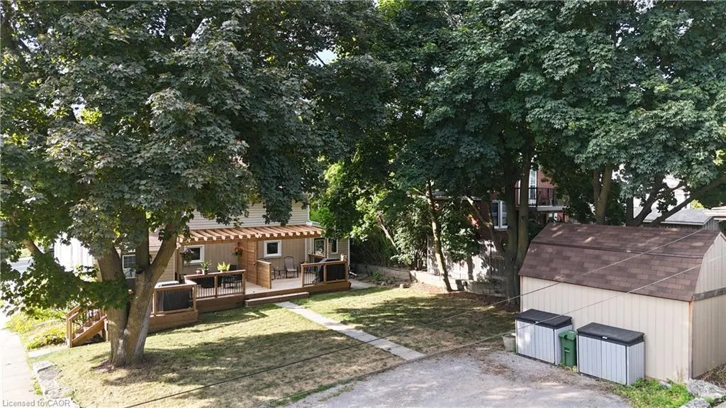 358 Dundas Street E