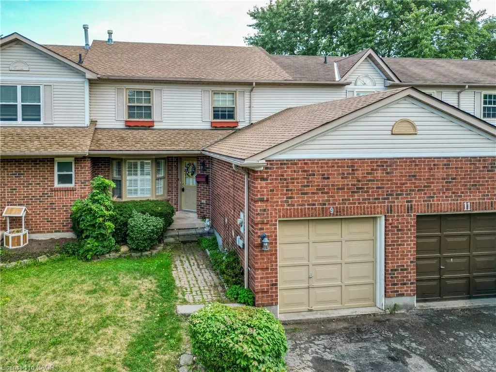 9 Hedgelawn Drive