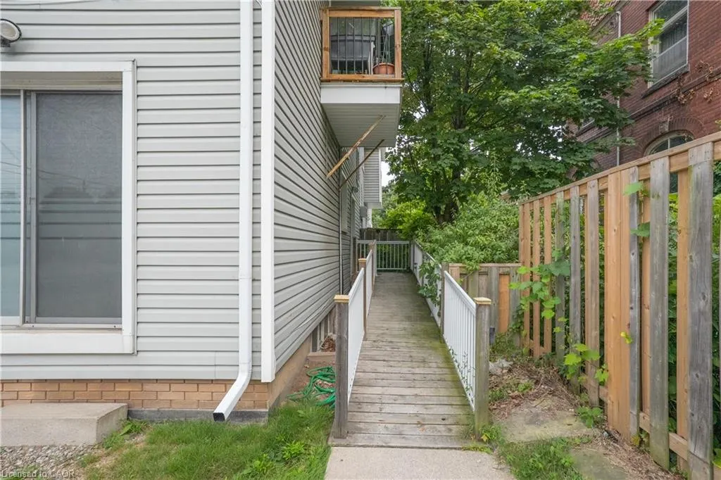 1 Livingston Avenue