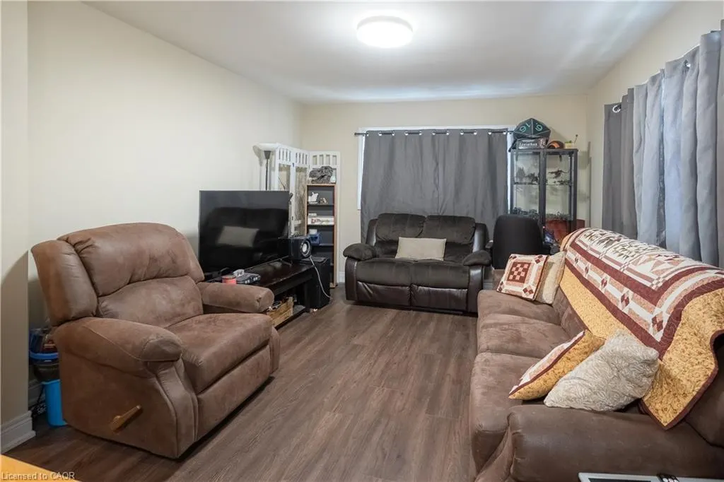 1 Livingston Avenue