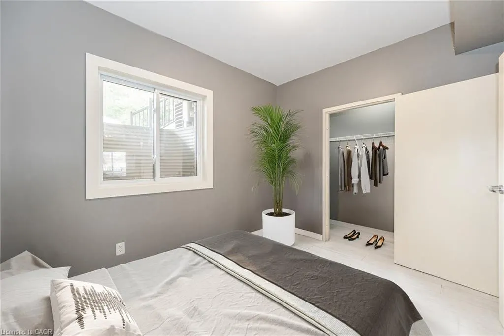 689 Doon Village Road, #102