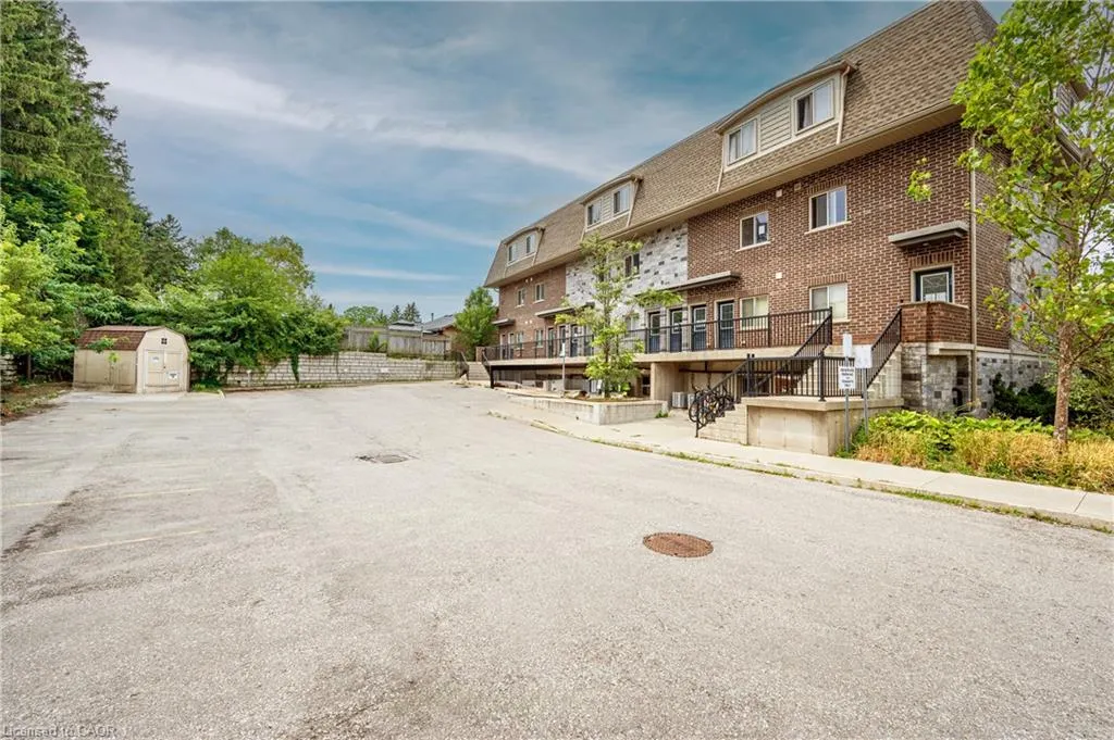689 Doon Village Road, #102