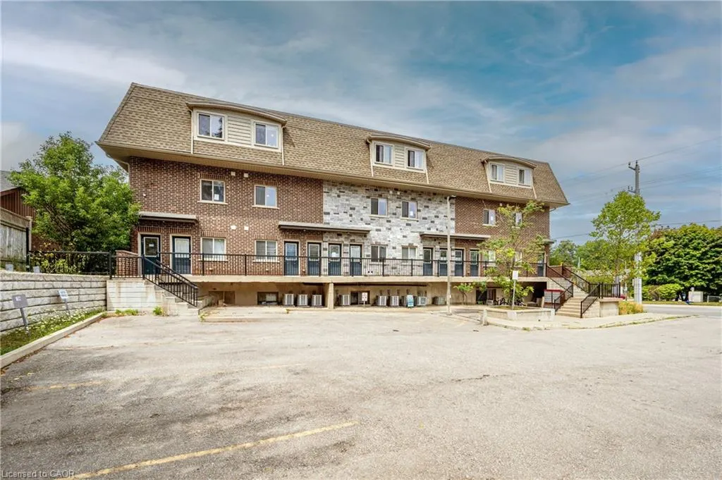 689 Doon Village Road, #102