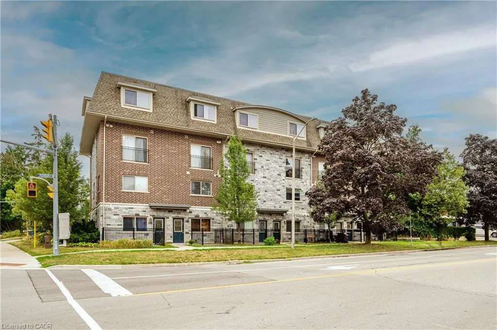 689 Doon Village Road, #102