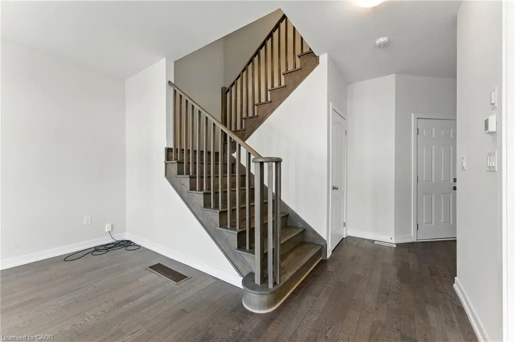 33 Santos Drive