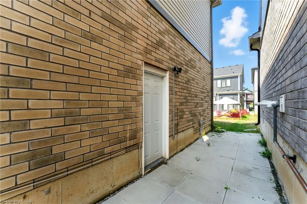 33 Santos Drive