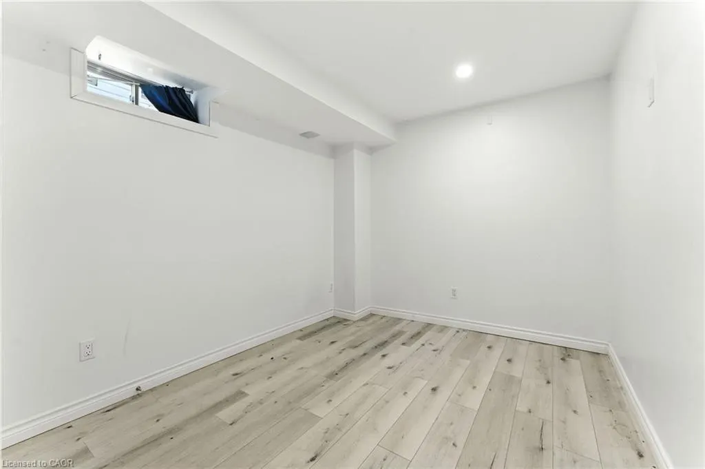33 Santos Drive