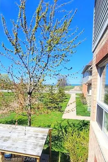 8 Lakelawn Road